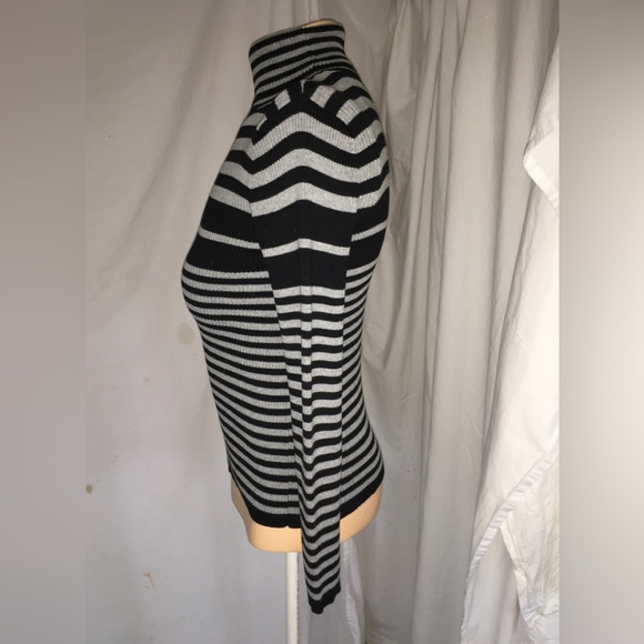 Reference Point Turtle Neck Sweater - Picture 5 of 7